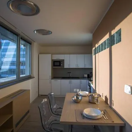 22nd Uprising Square Lejlighed *