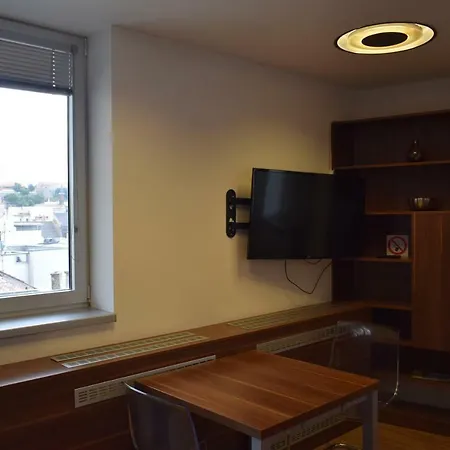 Apartamento 22nd Uprising Square