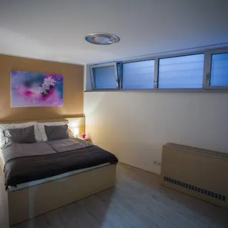 22nd Uprising Square Apartamento