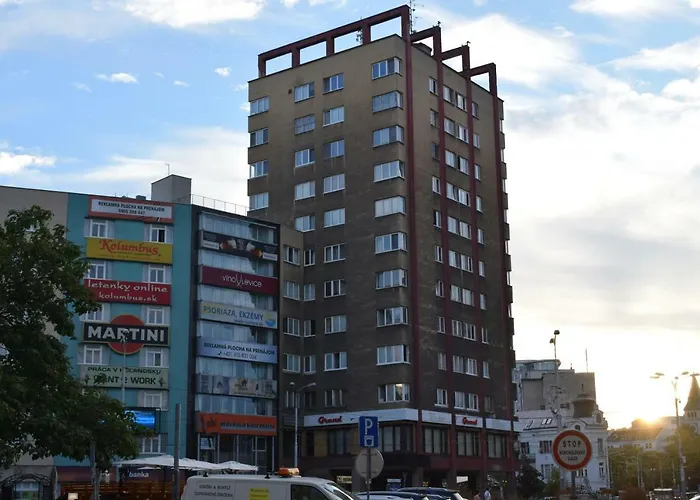 22nd Uprising Square Daire