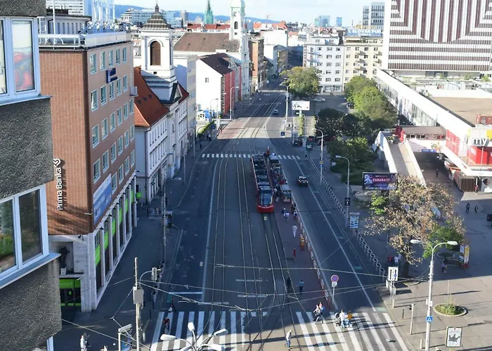 22nd Uprising Square Daire Bratislava